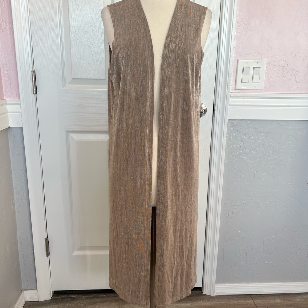 C.O.C Lightweight Nylon Midi Vest beige Size medium - Picture 2 of 11